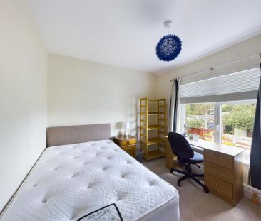 3 bedroom private hall to rent - Photo 5