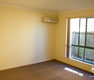 Beautiful Family Home in Sunnybank Hills - Including Water Usage - Photo 4