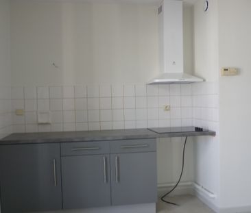 Location Appartement 2 pièces 45m² VILLENEUVE SUR LOT 47300 - Photo 2