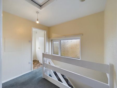 3 bedroom semi-detached house to rent - Photo 3