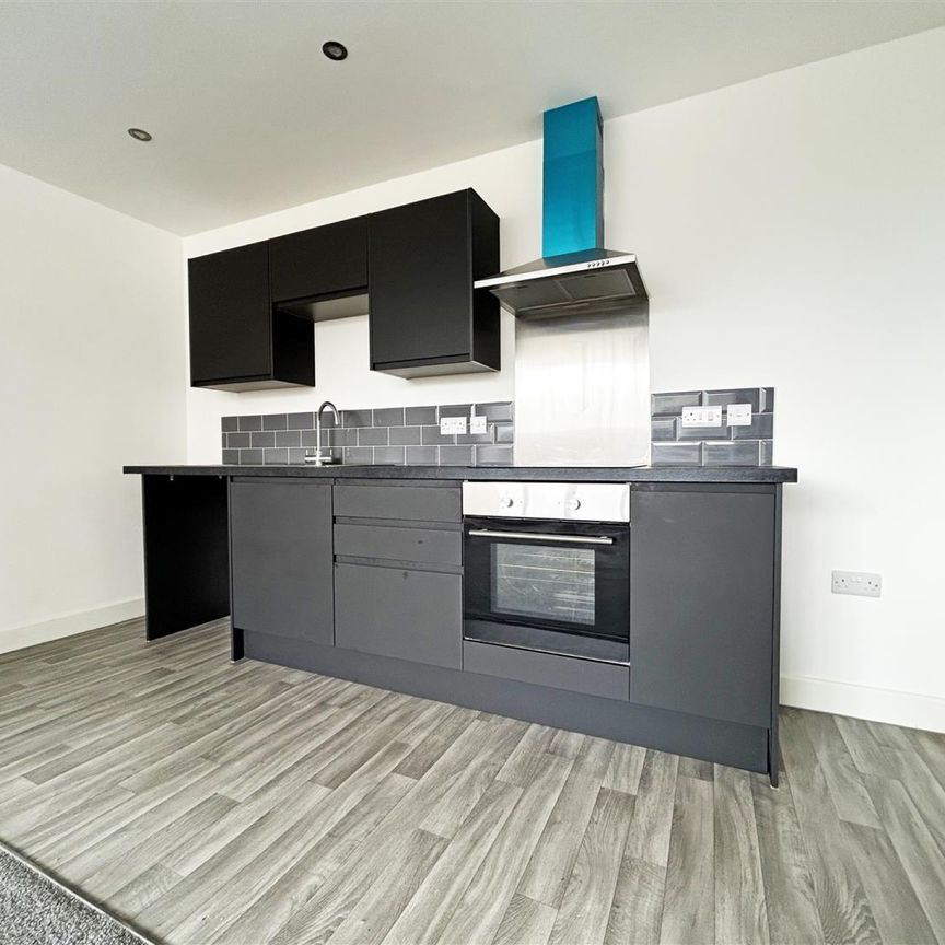 1 bedroom Flat to rent - Photo 1