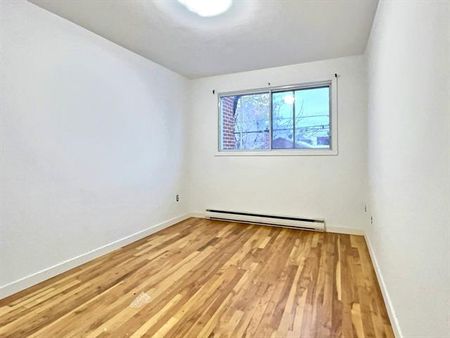 6497 Av. Azilda - Photo 2