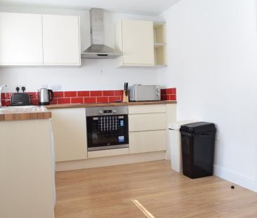 2 bedroom townhouse to rent - Photo 3
