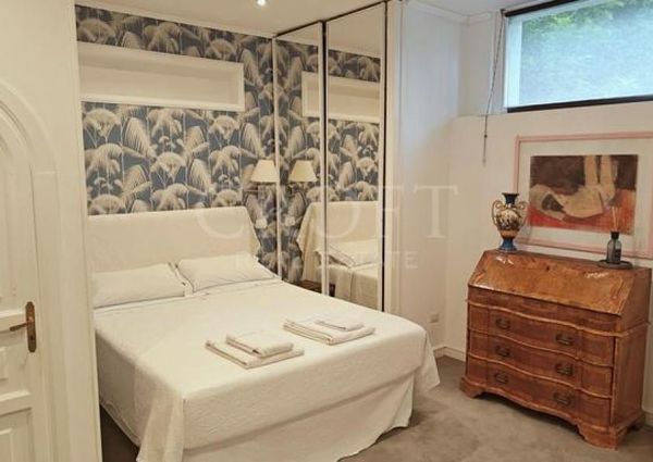 Villa-Parioli: Beautiful independent house with large private garden and terraces. Spacious living, formal dining, study-music room, sun room, 5 bedrooms, 4 bathrooms, parking. rif 163