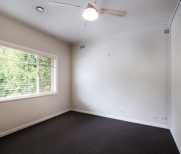 3 Bedroom home, Overlooking Crook Street Park - Photo 4