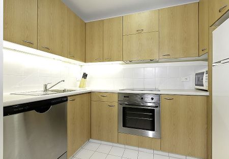 Stylish City One-Bed in Mount Street - Furnished Oasis - Photo 4