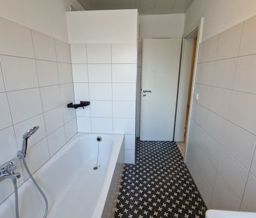 Singles aufgepasst: helle 2-Zimmer-Wohnung mit Einbauküche und Terr... - Photo 1