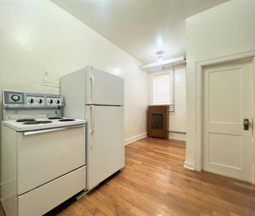 Regina Apartment near Cathedral Area - Photo 4