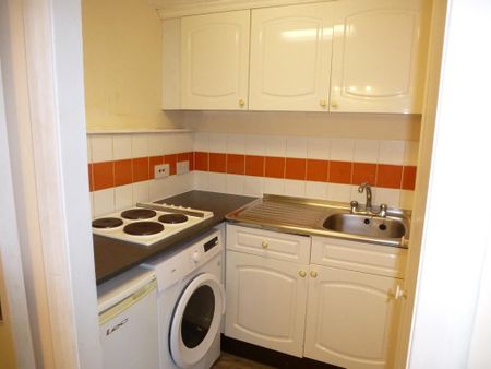 1 bedroom flat to rent - Photo 3