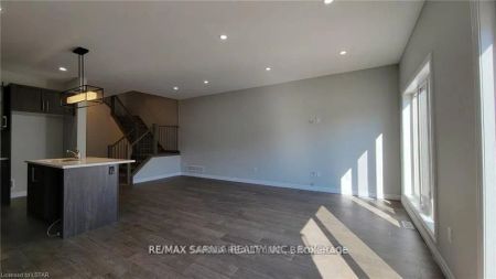 Property For Lease | X9285157 - Photo 5