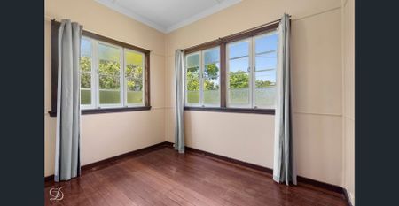 Large Dining Area - Photo 3