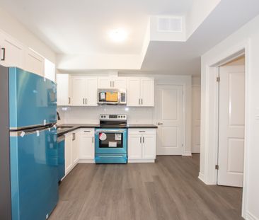 **GORGEOUS** 1 BEDROOM LOWER UNIT IN ST. CATHARINES!! - Photo 6