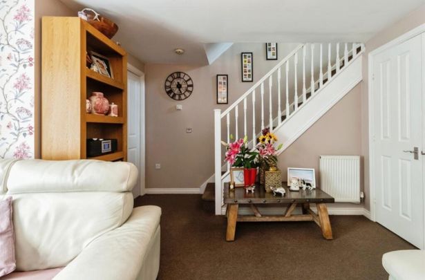 3 Bed Terraced House, Leonard Street, NG6 - Photo 1