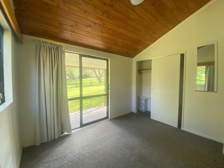 Gracechurch 2 bedroom family home water included - Photo 3