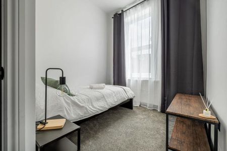 1 bedroom in a house share to rent - Photo 3