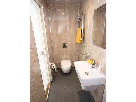 High Specification En-Suite Student Accommodation - A female house with all rooms having en-suites - Photo 4