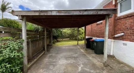 3 bedroom family home with carport - Photo 2