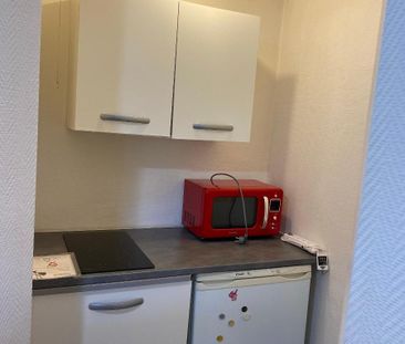 A LOUER ANGERS CATHO - T1 MEUBLE situé 11 rue Châteaugontier ... - Photo 6