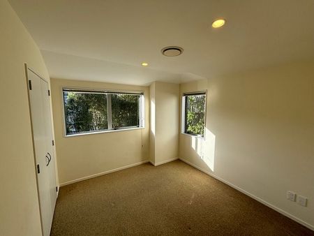 Modern Family Home in Central Johnsonville - Photo 3