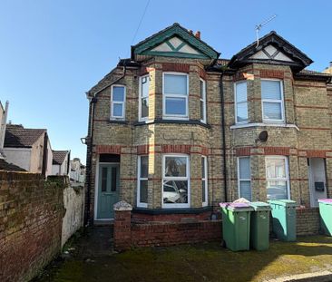 2 bedroom end of terrace house to rent - Photo 6