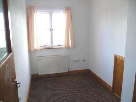 Flat, Preston Street, Faversham, ME13 - Photo 2