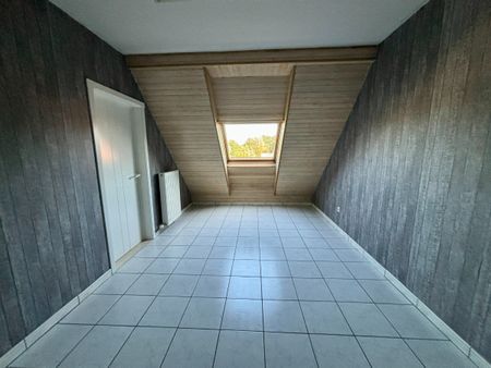 Instapklaar appartement met garagebox nabij centrum Genk - Foto 5