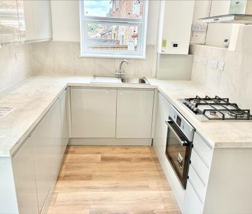 Bitterne Road West, Southampton - Photo 3