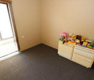Convenient & Comfortable Living Close to the Heart of Mandurah. - Photo 6