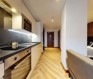 Studio to rent - Photo 1