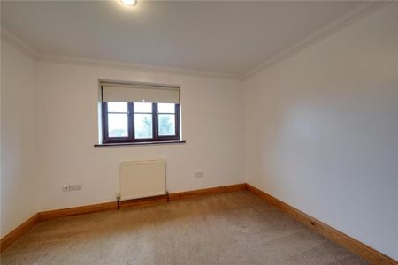 4 bedroom detached house to rent - Photo 4