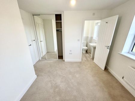 3 bedroom semi-detached house to rent - Photo 3