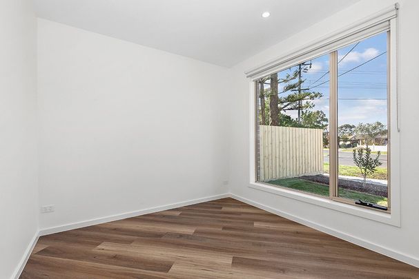 1/10 Tuppal Place, Keilor East VIC 3033 - Photo 1