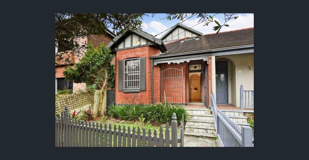 Stunning family home in sought after location - Photo 1