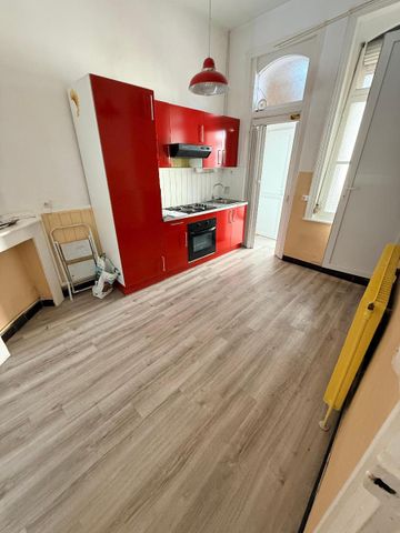 Location Maison 5 pièces 76m² DOUAI 59500 - Photo 2