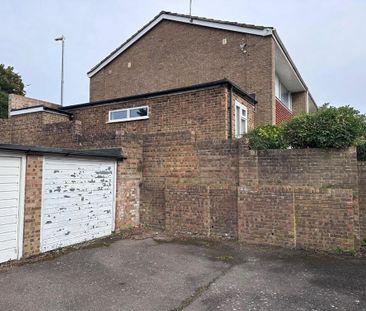 4 bedroom semi-detached house to rent - Photo 2