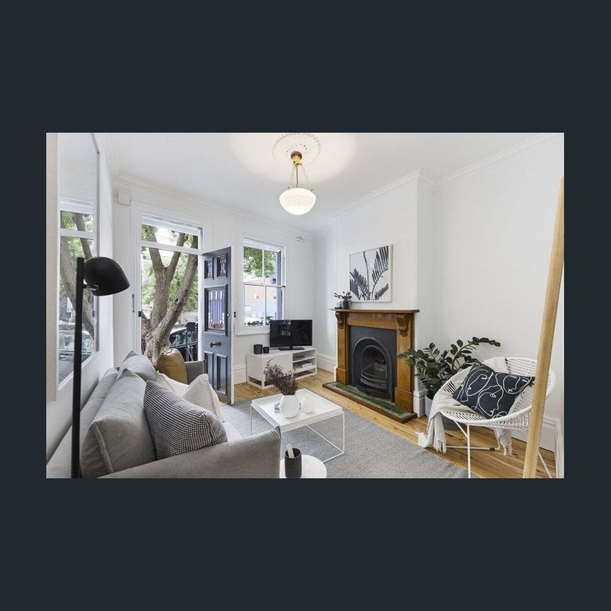 Classic terrace charm in a vibrant village setting - Photo 1