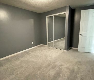 For Lease - 27 Lindsay Court, Barrie, Ontario - Photo 1