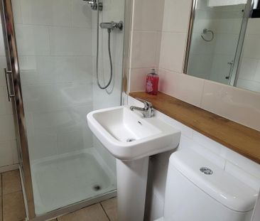 2 bedroom flat to rent - Photo 6