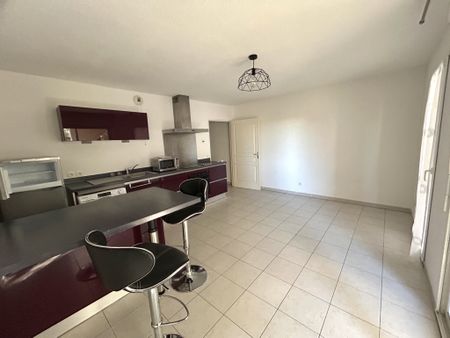 Location Appartement 2 pièces 40m² MALLEMORT 13370 - Photo 4