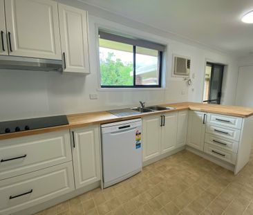 Comfortable Family Home - Photo 2