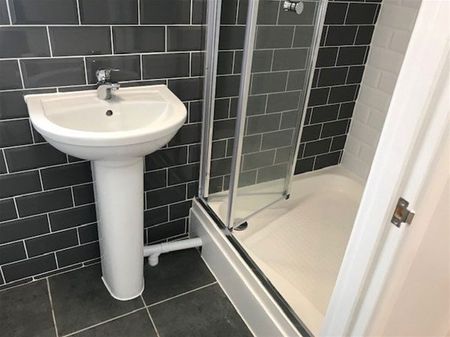 Donnington Bridge Road, Upper Flat, Cowley - Photo 3