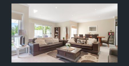 FULLY FURNISHED - Beautiful 4 Bedroom Townhouse - Photo 2