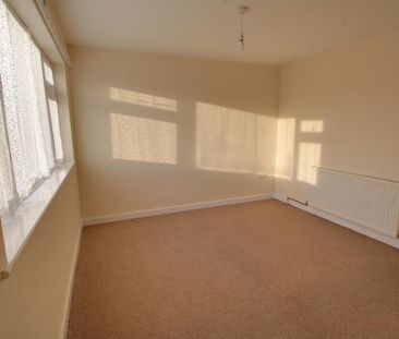 2 bedroom semi-detached house to rent - Photo 6