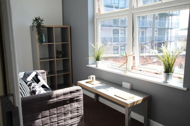 1 bedroom in a house share to rent - Photo 1