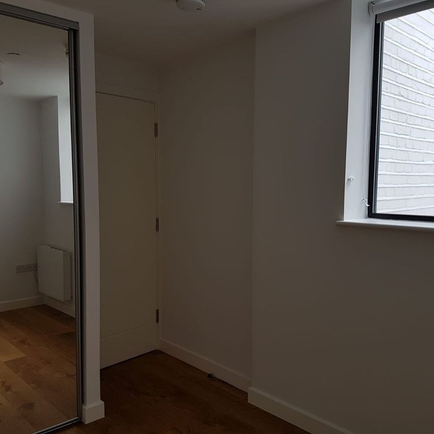2 Bed Flat, Scarbrook Road, CR0 - Photo 1