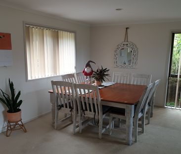 Walk to town - Photo 4