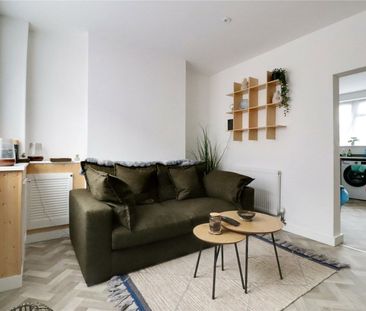 Portland Terrace, Gainsborough, Lincolnshire, DN21 1JR - Photo 1