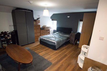 1 bedroom flat to rent - Photo 2