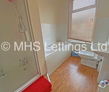 3 Bedroom Mid Terraced House for rent in Stanmore View - Photo 5