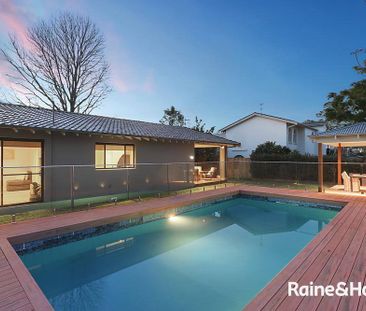 Contemporary, Spacious Home with Beautiful Pool Area - Photo 1